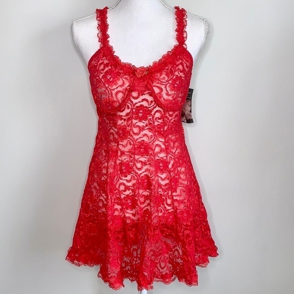 Cinema Etoile Madison Beer Dress in Cherry Red - Picture 1 of 6